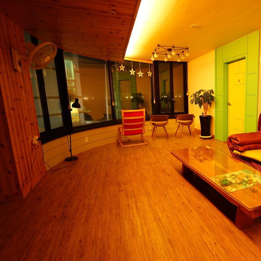 My Mother Guesthouse Jeju Eksteriør billede